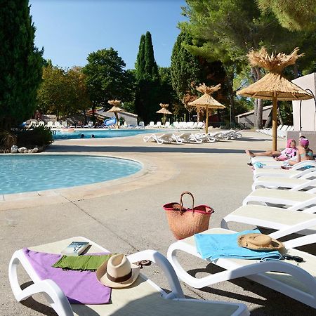 Residence Odalys Le Village Camarguais Les Gardians アルル エクステリア 写真