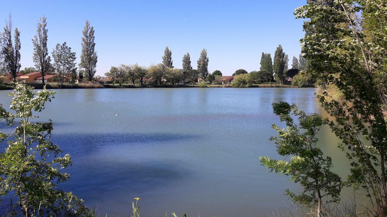 Residence Odalys Le Village Camarguais Les Gardians アルル エクステリア 写真