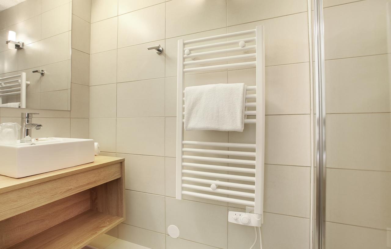 Residence Odalys Le Village Camarguais Les Gardians アルル エクステリア 写真