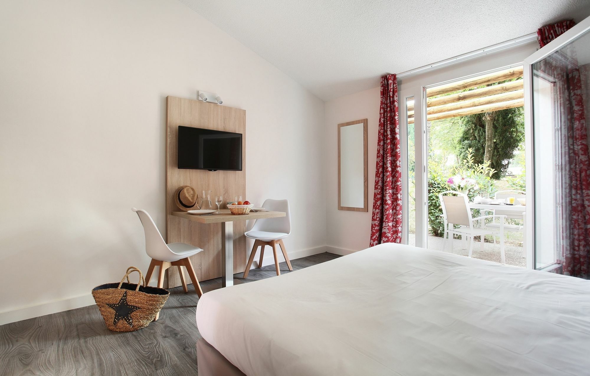 Residence Odalys Le Village Camarguais Les Gardians アルル エクステリア 写真