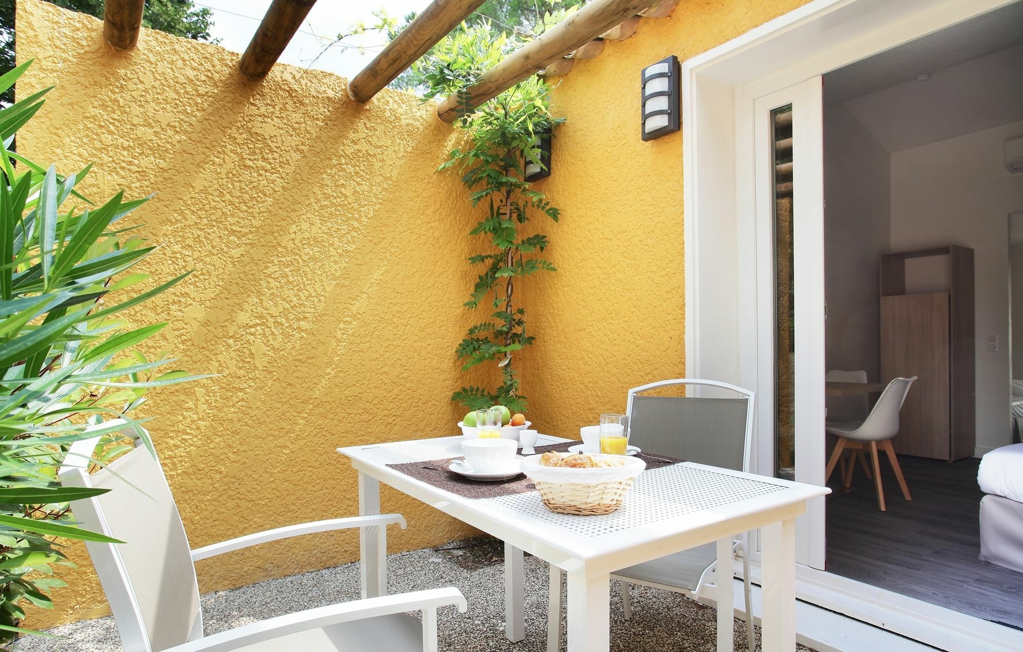 Residence Odalys Le Village Camarguais Les Gardians アルル エクステリア 写真