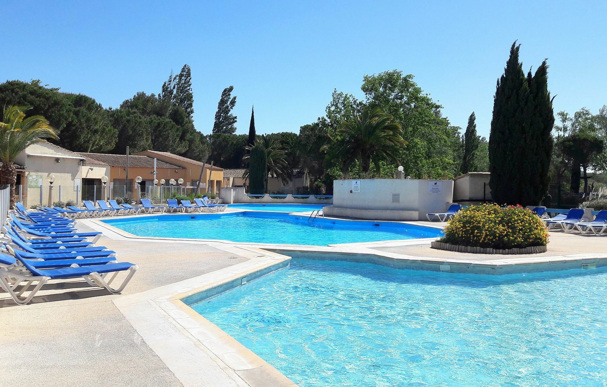 Residence Odalys Le Village Camarguais Les Gardians アルル エクステリア 写真