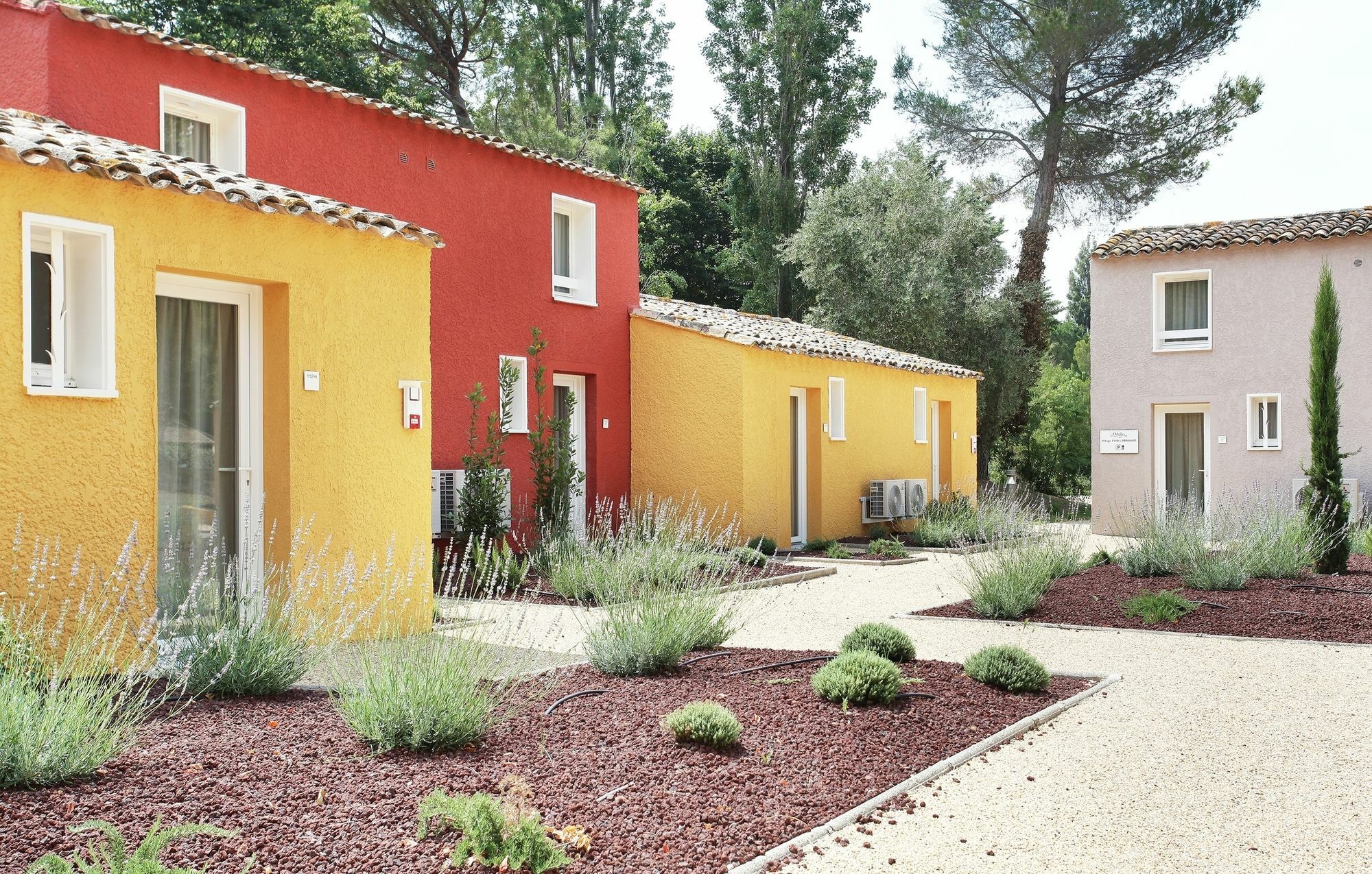 Residence Odalys Le Village Camarguais Les Gardians アルル エクステリア 写真