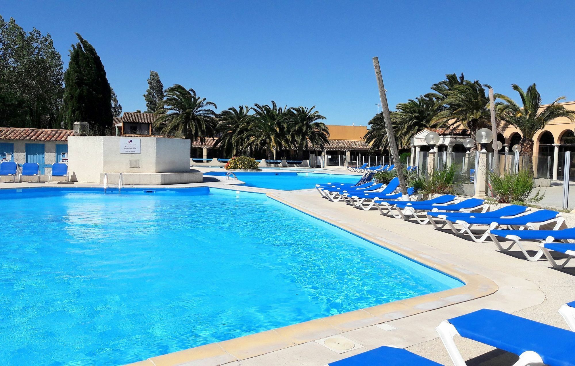 Residence Odalys Le Village Camarguais Les Gardians アルル エクステリア 写真